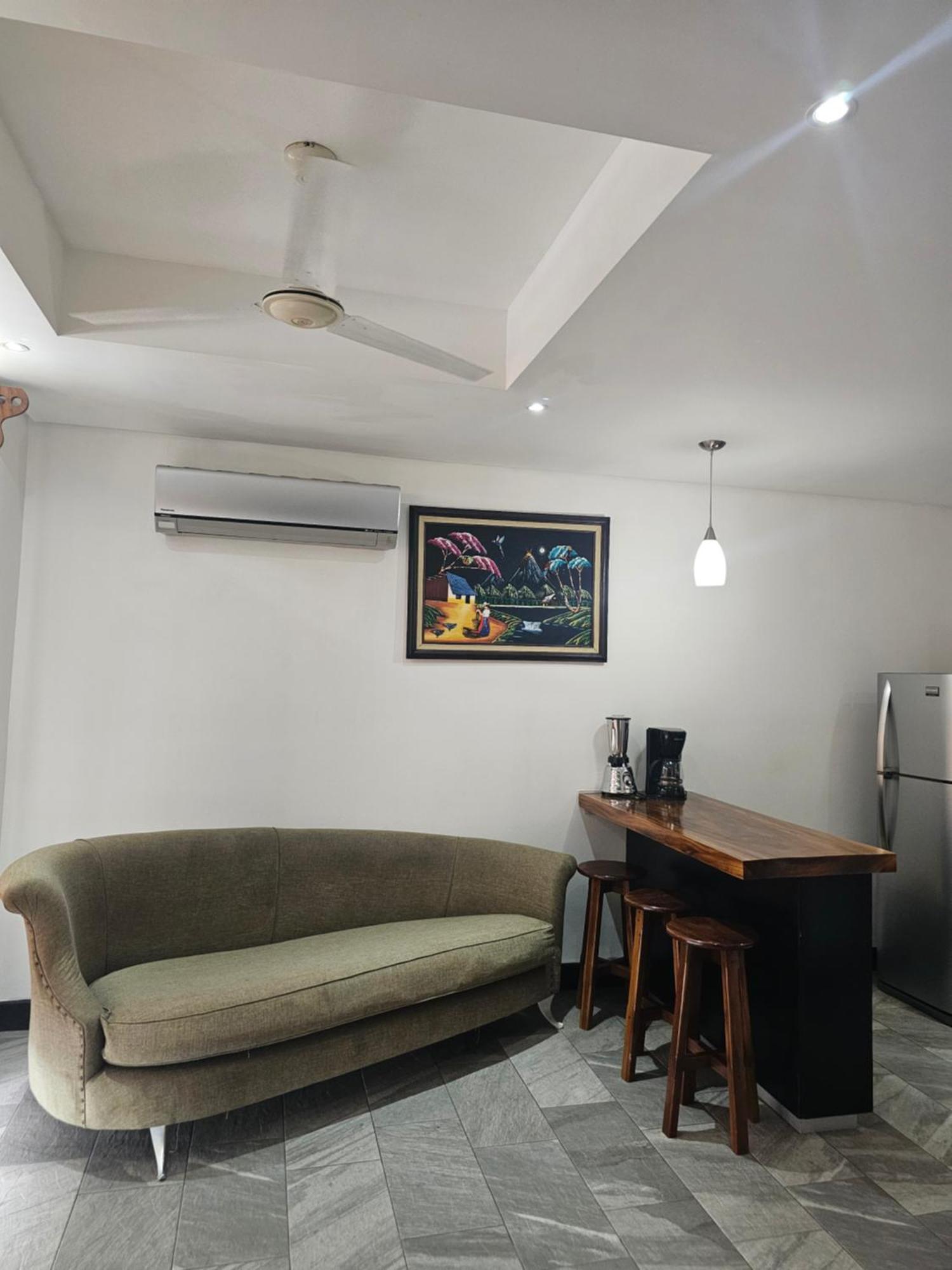 Pura Vida Apartments Quepos Δωμάτιο φωτογραφία